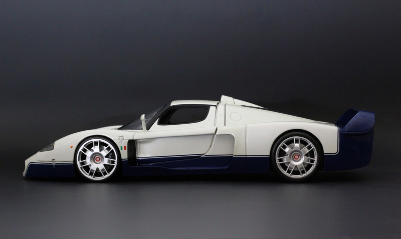 Illustration for article titled Maserati MC12 by Hot Wheels in 1:18